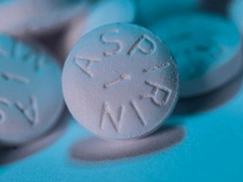 Aspirin Use Not Tied to Clinical Outcomes in Nonobstructive CAD