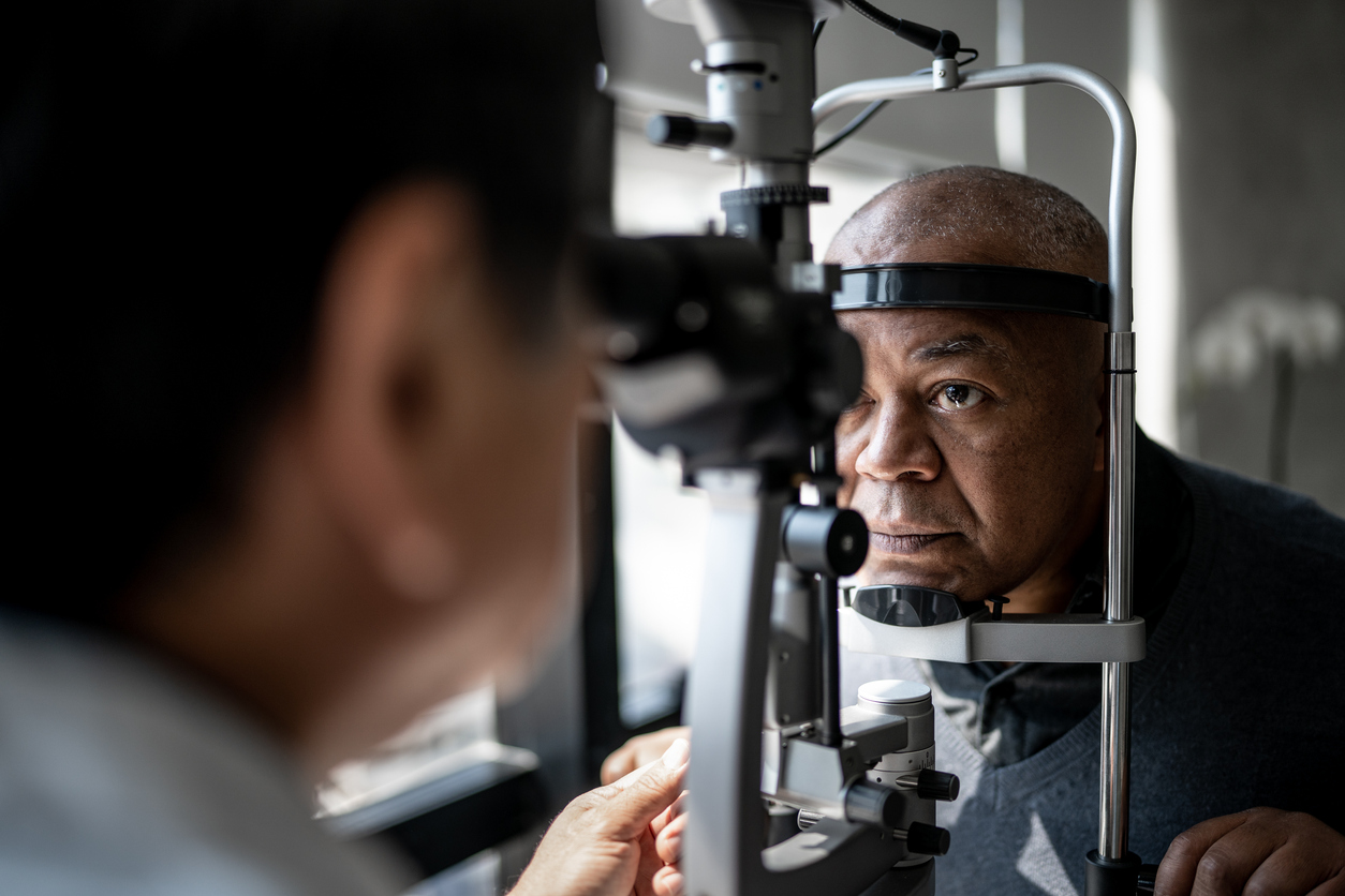 The Impact of Image Registration for Ablation Orientation on Clinical Outcomes After Wavefront-Optimized Refractive Surgery in Eyes with Myopia and Astigmatism.